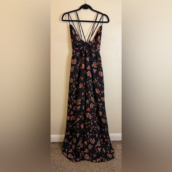 Forever 21 Dresses & Skirts - Forever 21 Black Floral Maxi Dress